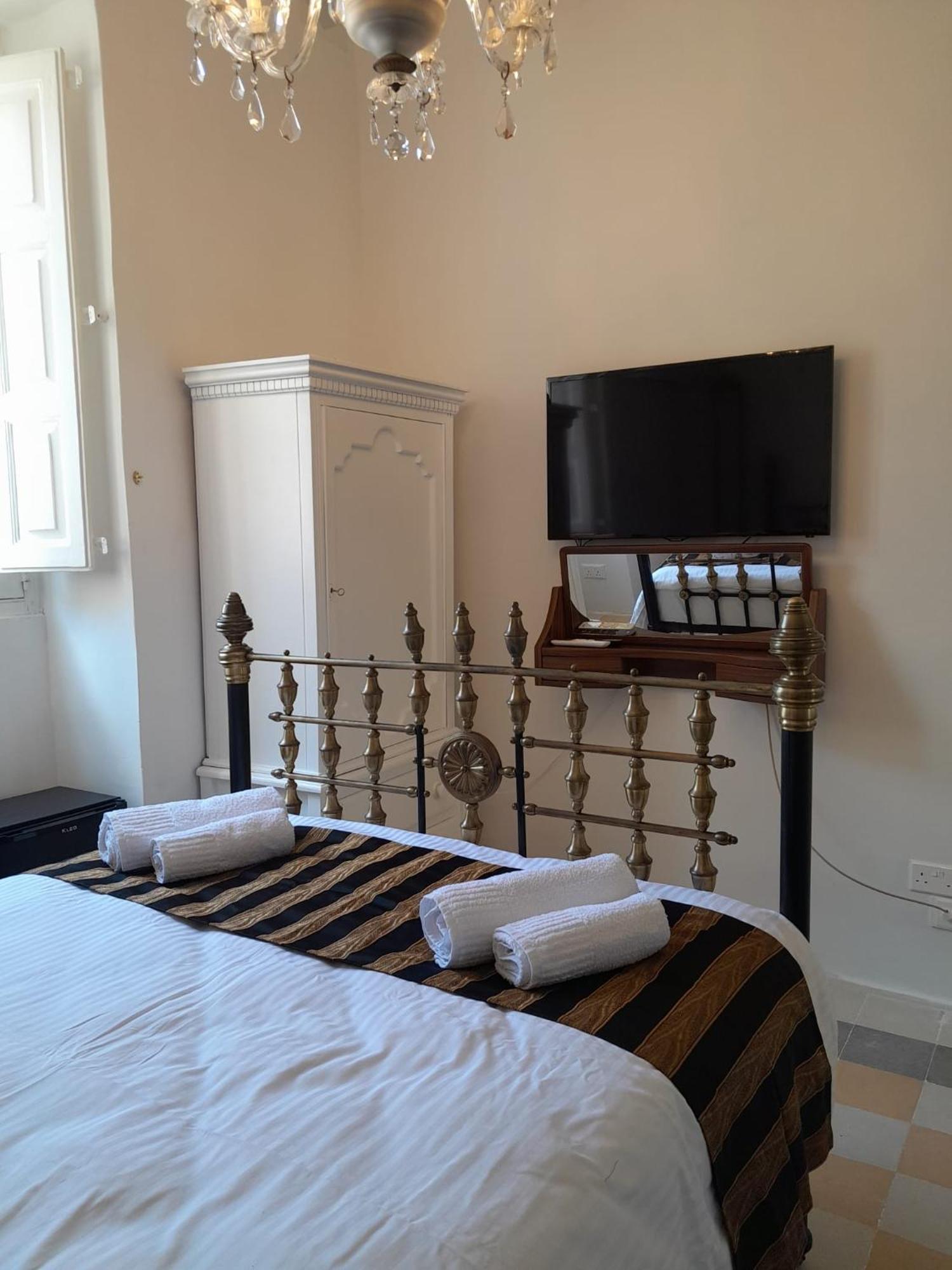 Charming Town House In Cospicua, Valperga Rooms المظهر الخارجي الصورة